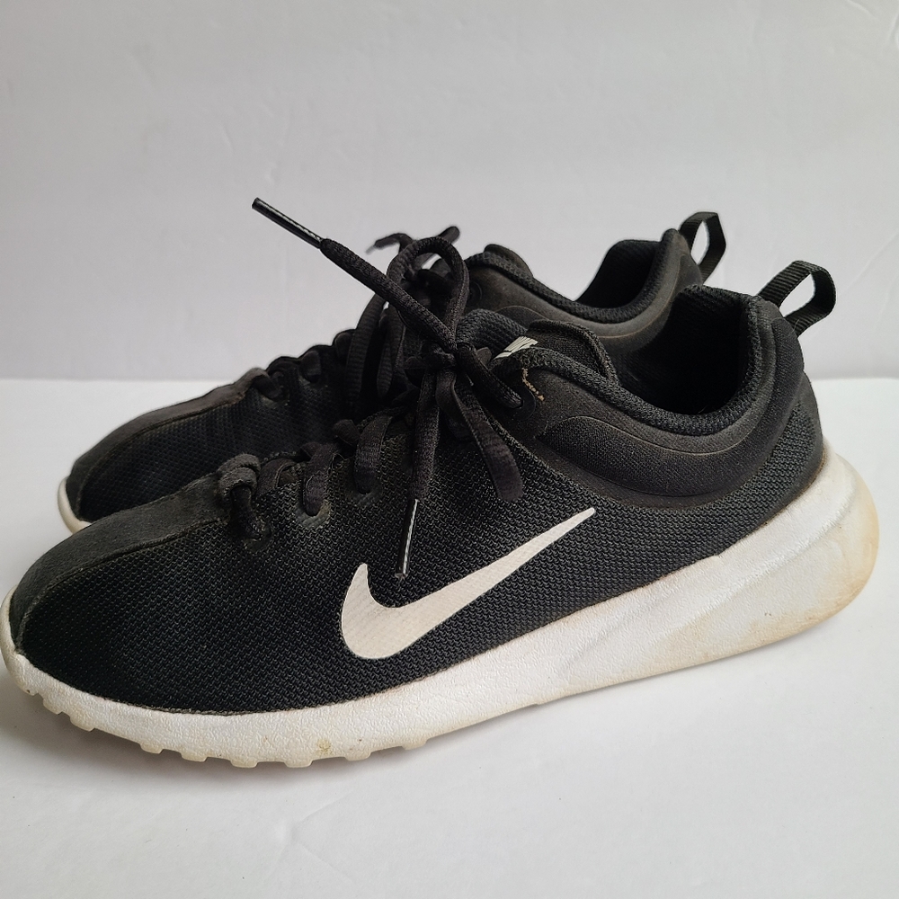 Nike 7 Black White logo soles lace up sneakers shoes walking working everyday